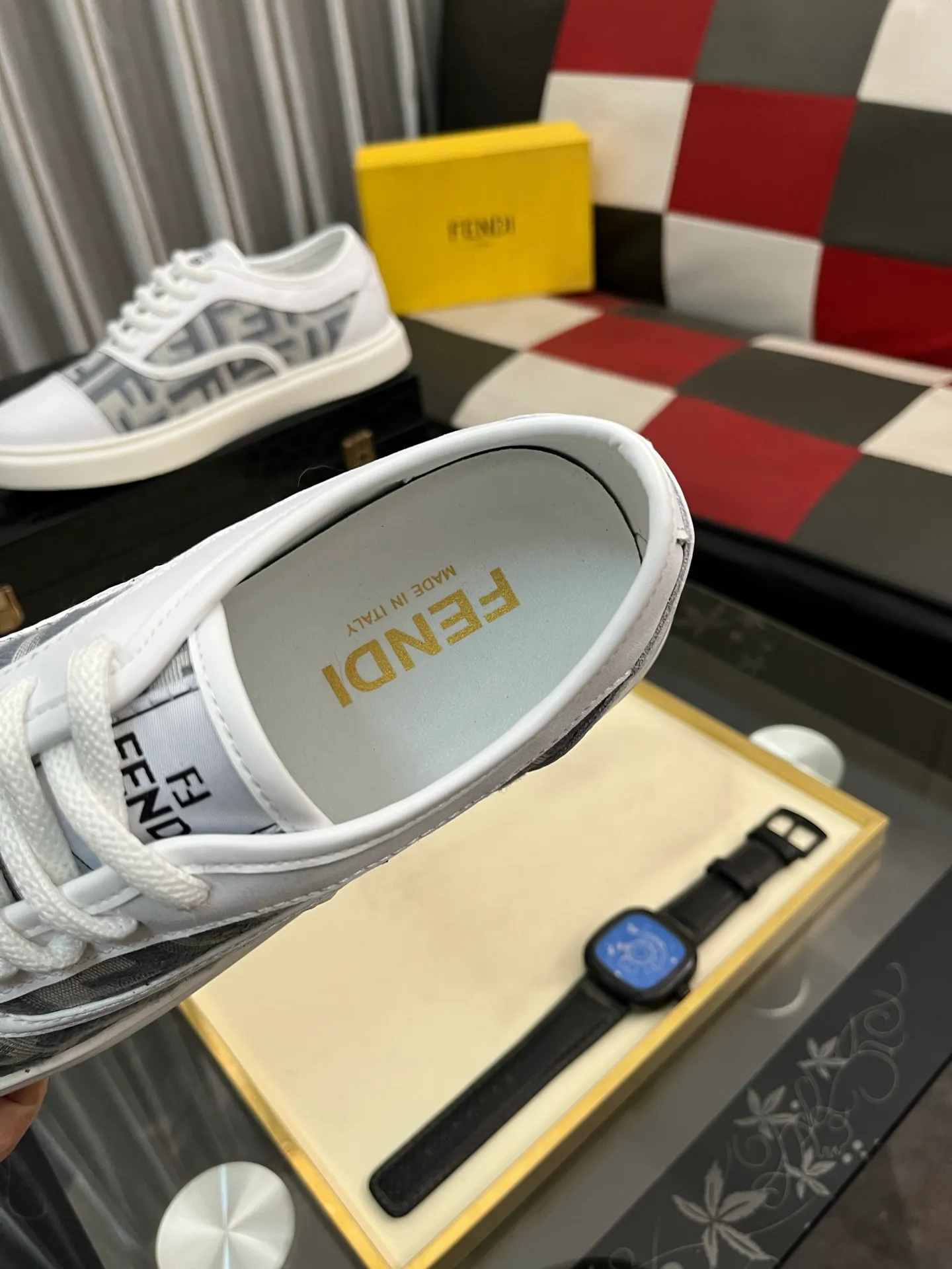 Men's Men's Shoes 💰400⌚️⌚️[Fendi] Fendi's latest casual shoes for men! Available at counters simultaneously! A one-to-one replica of the original. All imported official website one-to-one cowhide fabric. The interior is made of top-grade sheepskin, and the original factory-supplied rubber outsole is used. Leading new fashion concepts. Matching code: 38-443️⃣Colors available